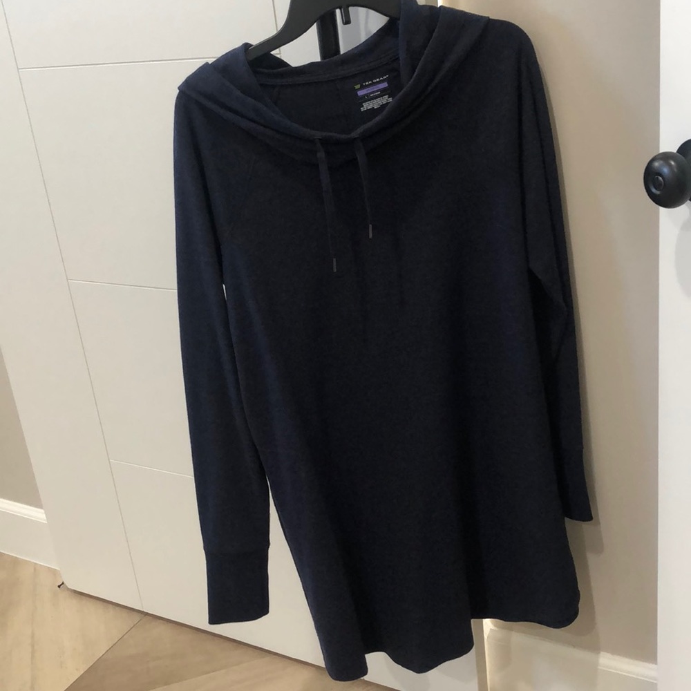 Navy blue sweatshirt tunic with side pockets